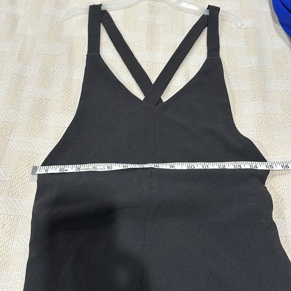 URBAN OUTFITTERS V-Neck Cross Back Cropped Wide Leg Jumpsuit Neutral Bla… - Picture 11 of 14